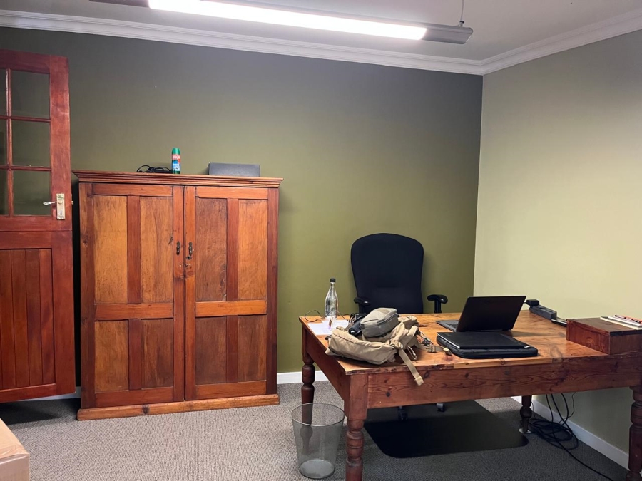 To Let commercial Property for Rent in Richmond Hill Eastern Cape